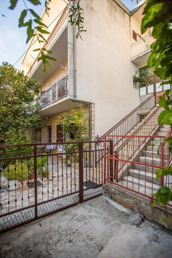 Apartments Nuic 748 Макарска Экстерьер фото