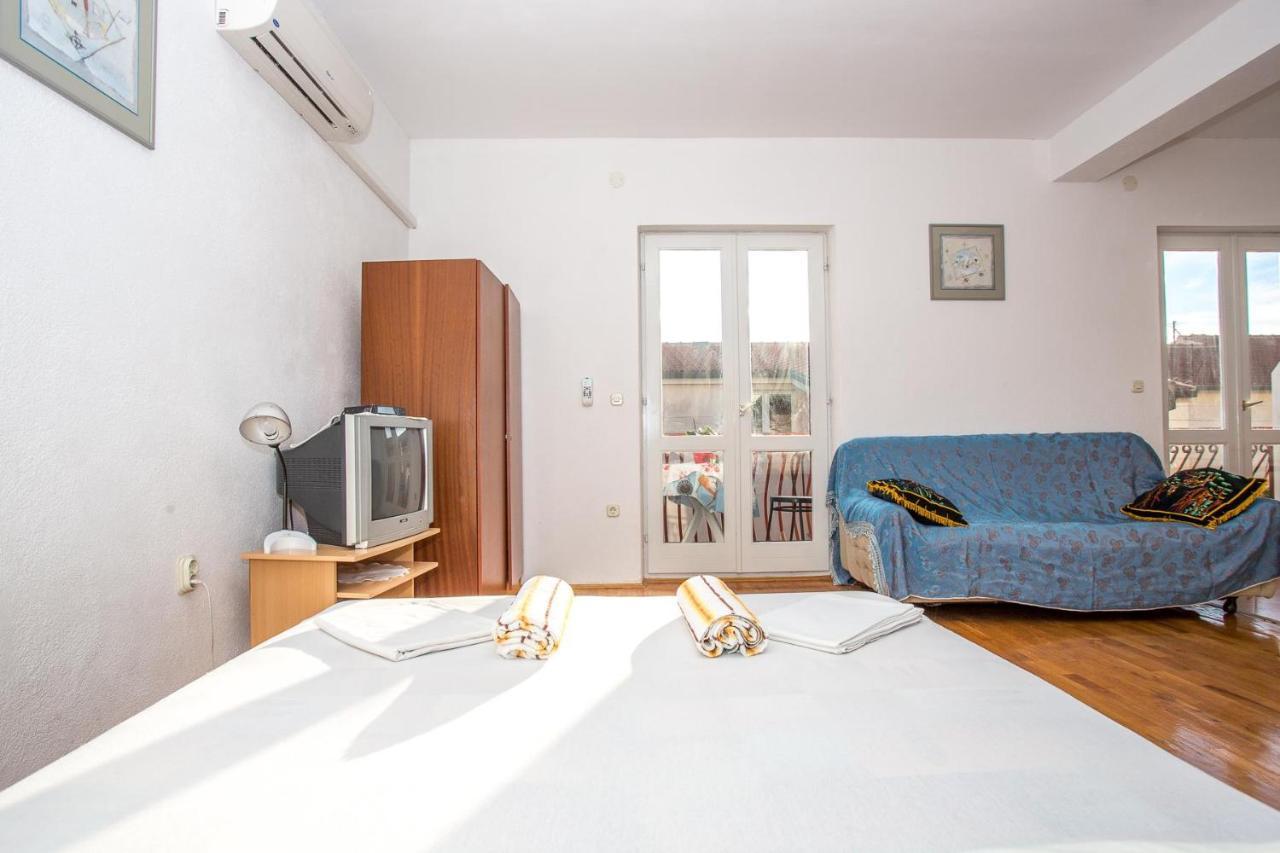 Apartments Nuic 748 Макарска Экстерьер фото