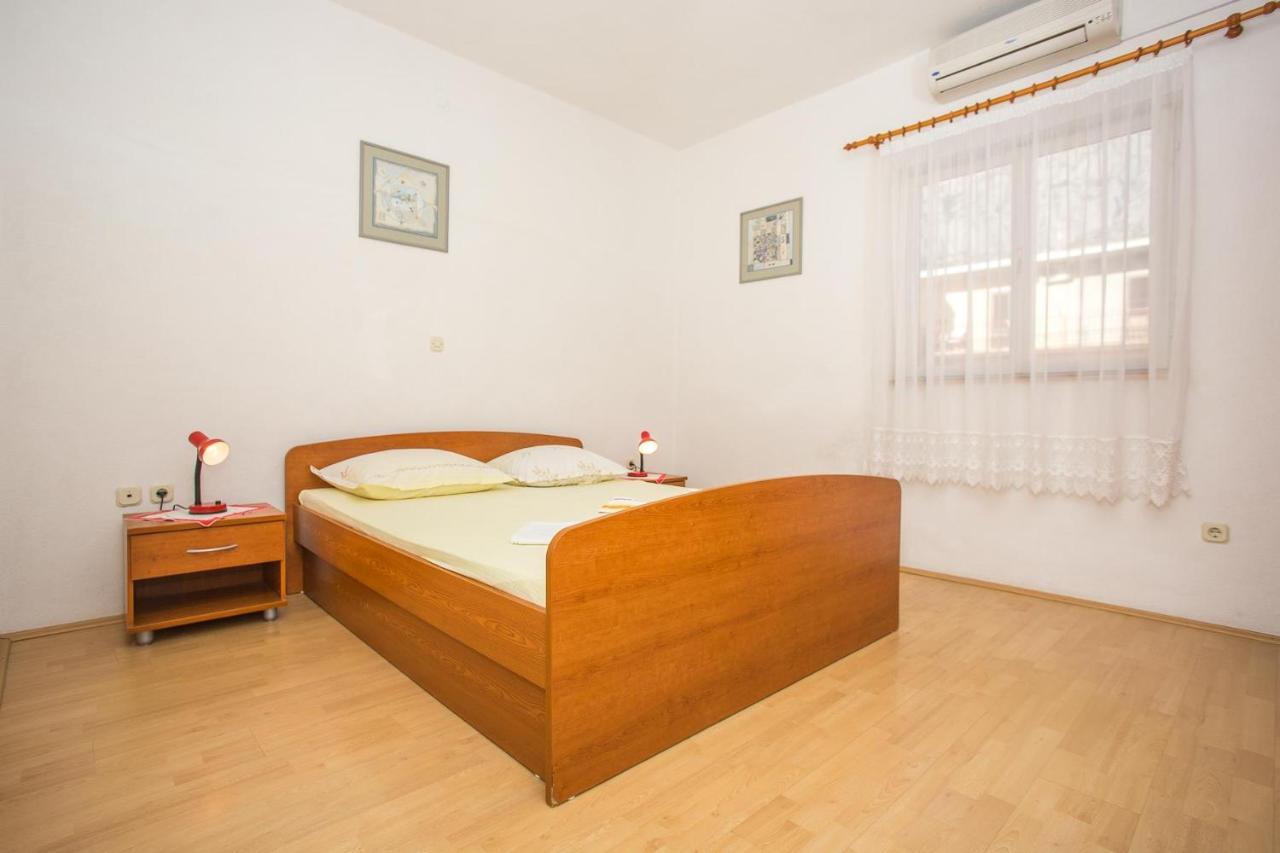 Apartments Nuic 748 Макарска Экстерьер фото