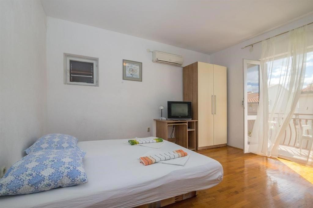 Apartments Nuic 748 Макарска Экстерьер фото