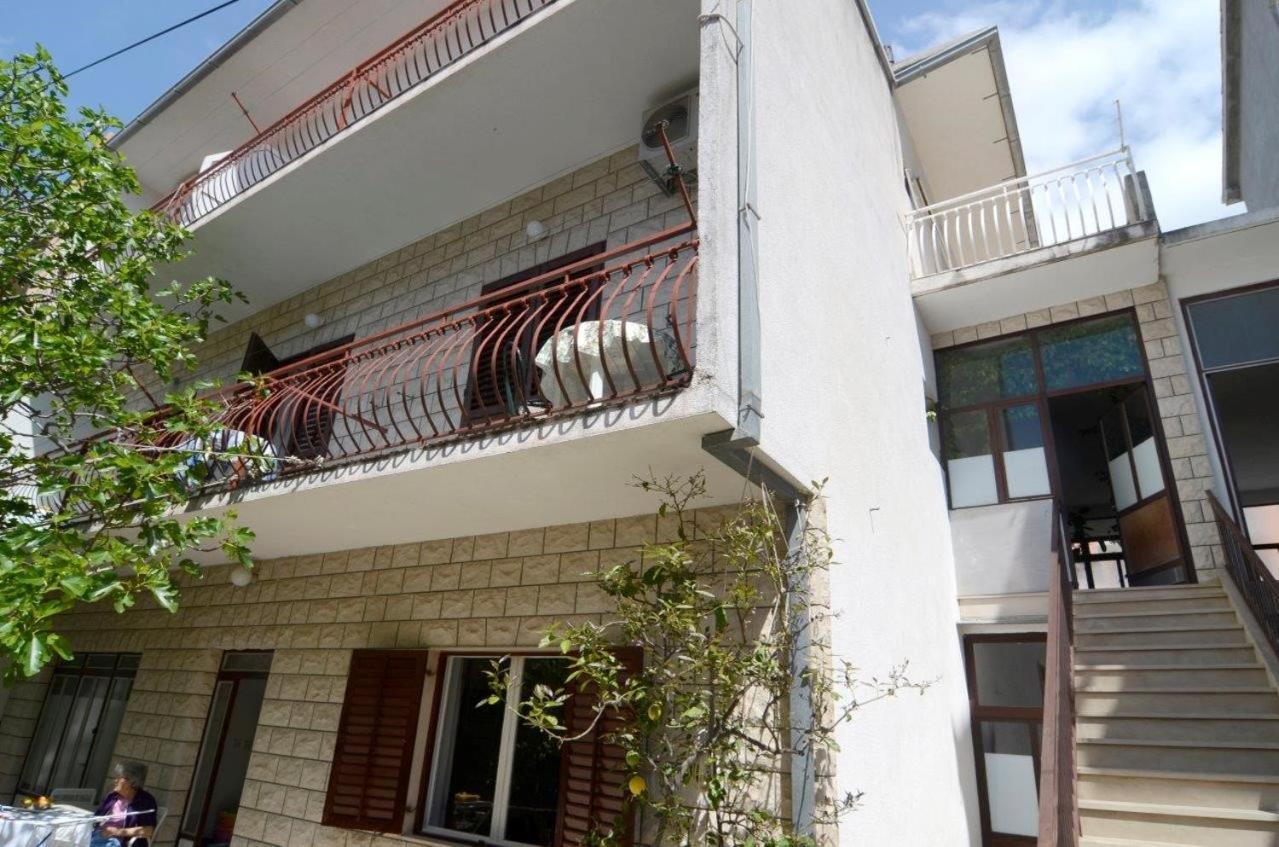 Apartments Nuic 748 Макарска Экстерьер фото