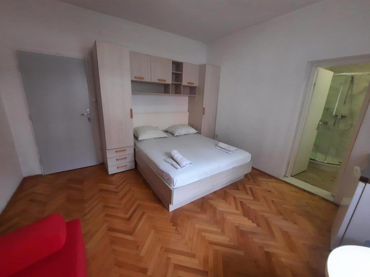 Apartments Nuic 748 Макарска Экстерьер фото